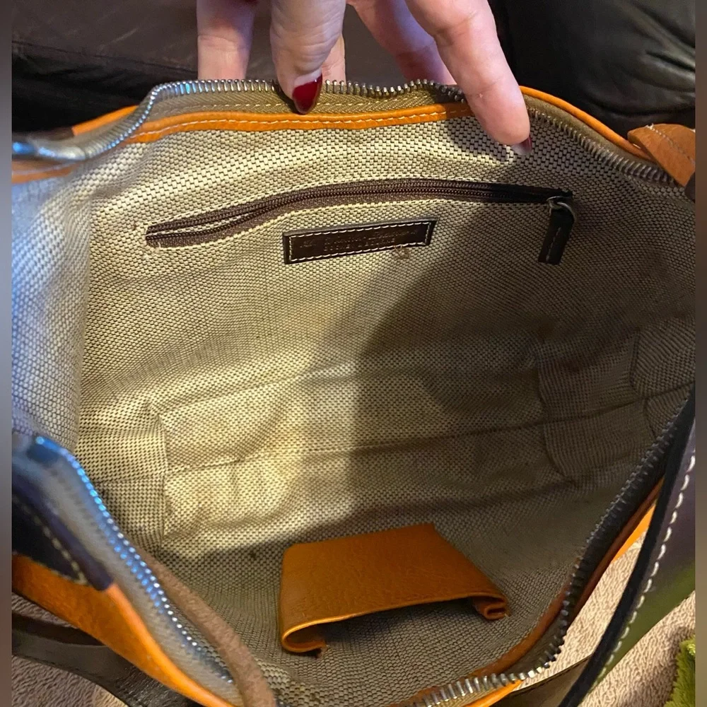 Dooney & Bourke -VINTAGE- Y2K - GUC - Orange and Brown Hobo Bag